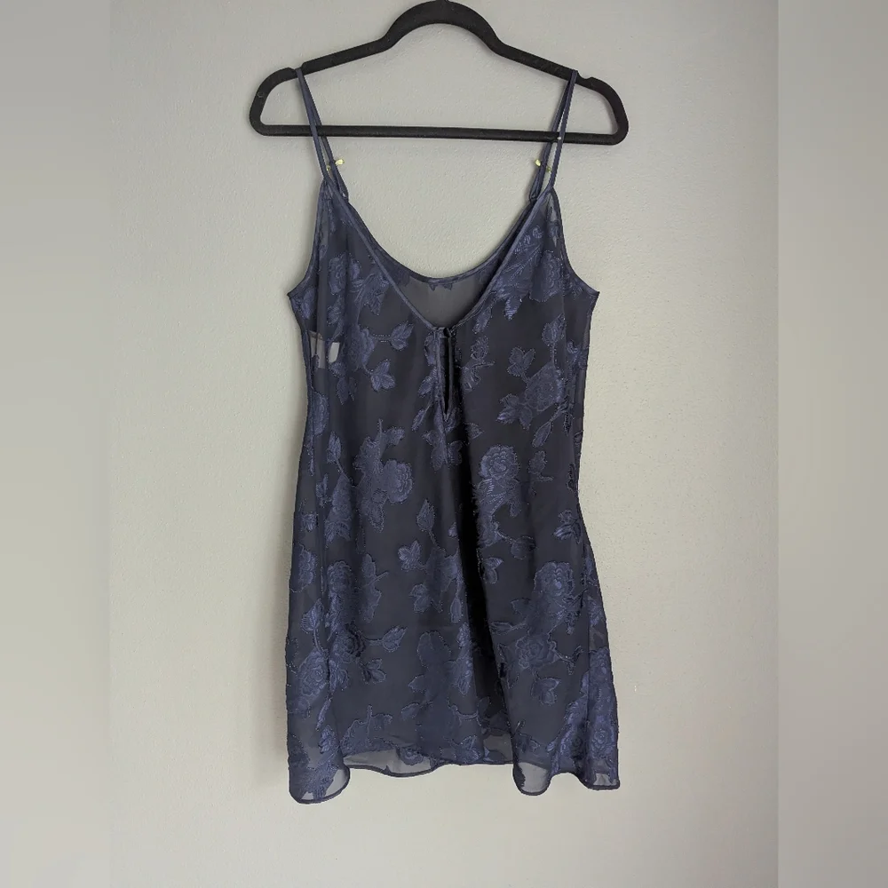 Angelique vintage navy blue floral nightgown 21x 35.5 women's size large
